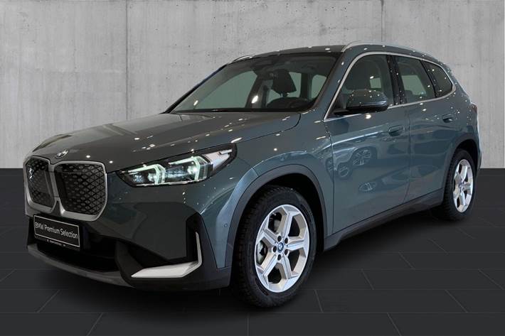 Grøn BMW iX1 fra 2024