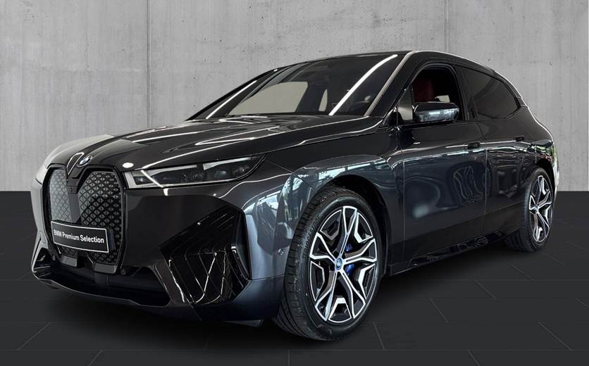 BMW iX xDrive40 Fully Charged