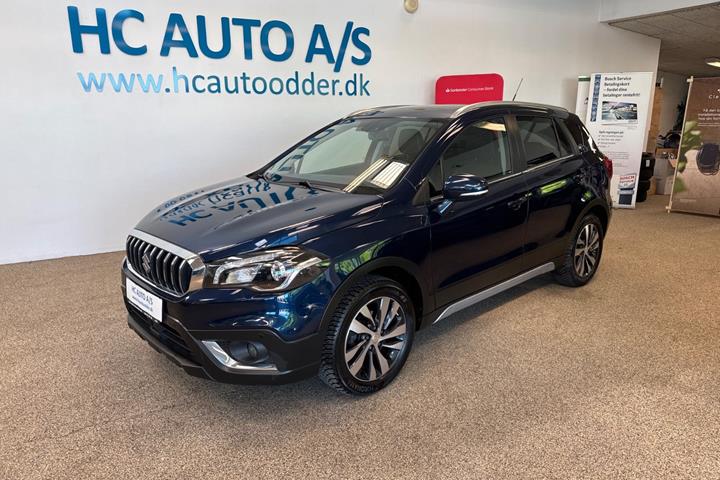 Blå Suzuki S-Cross fra 2021 set udefra