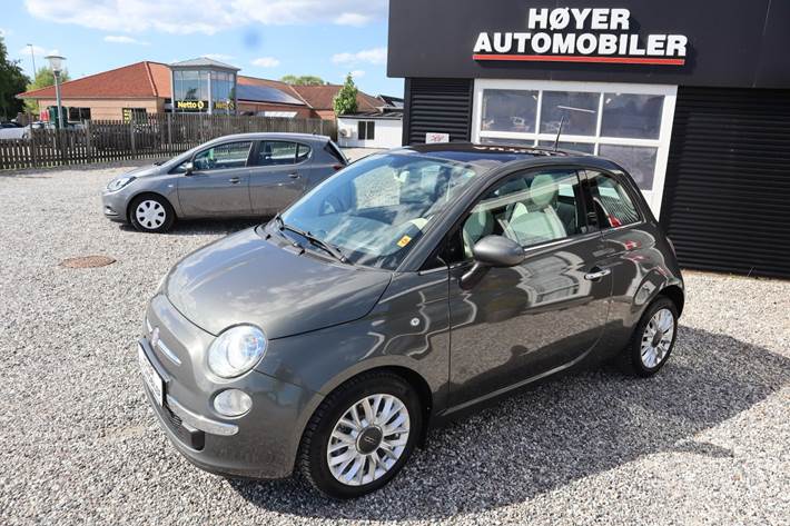 Grå Fiat 500 fra 2014 set udefra