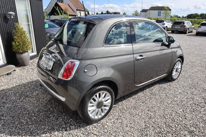 Grå Fiat 500 fra 2014