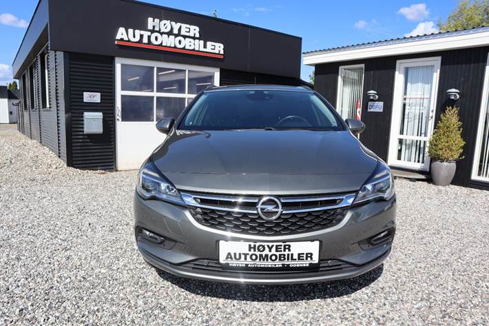 Grå Opel Astra fra 2019
