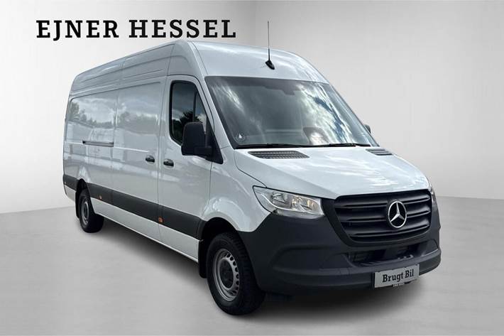 Hvid Mercedes Sprinter 317 fra 2025