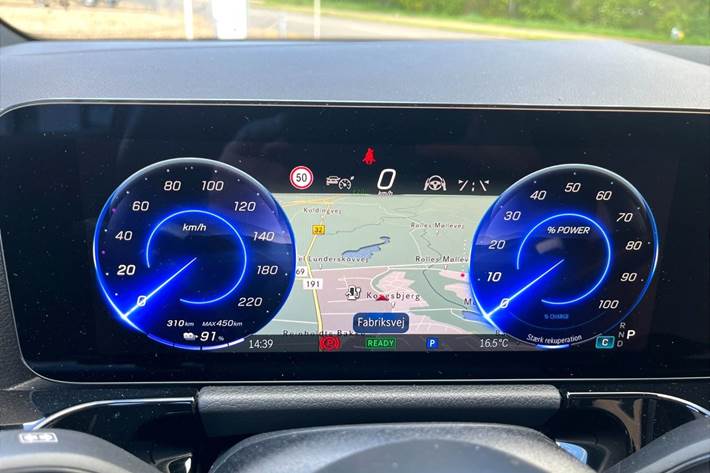 Hvid Mercedes EQA 250 fra 2025