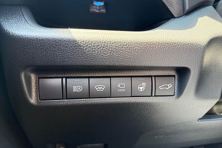 Hvid Toyota RAV4 Plug-in fra 2021
