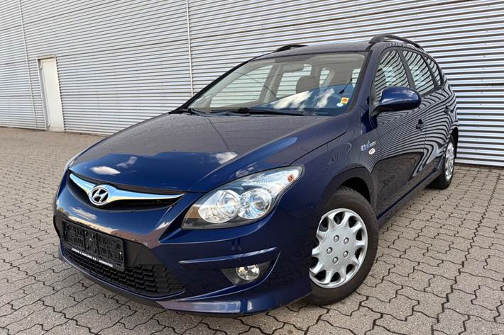 Blå Hyundai i30 fra 2011