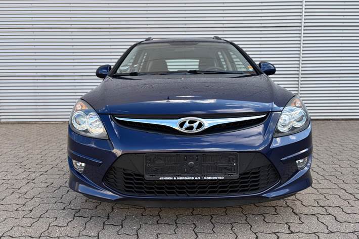 Blå Hyundai i30 fra 2011