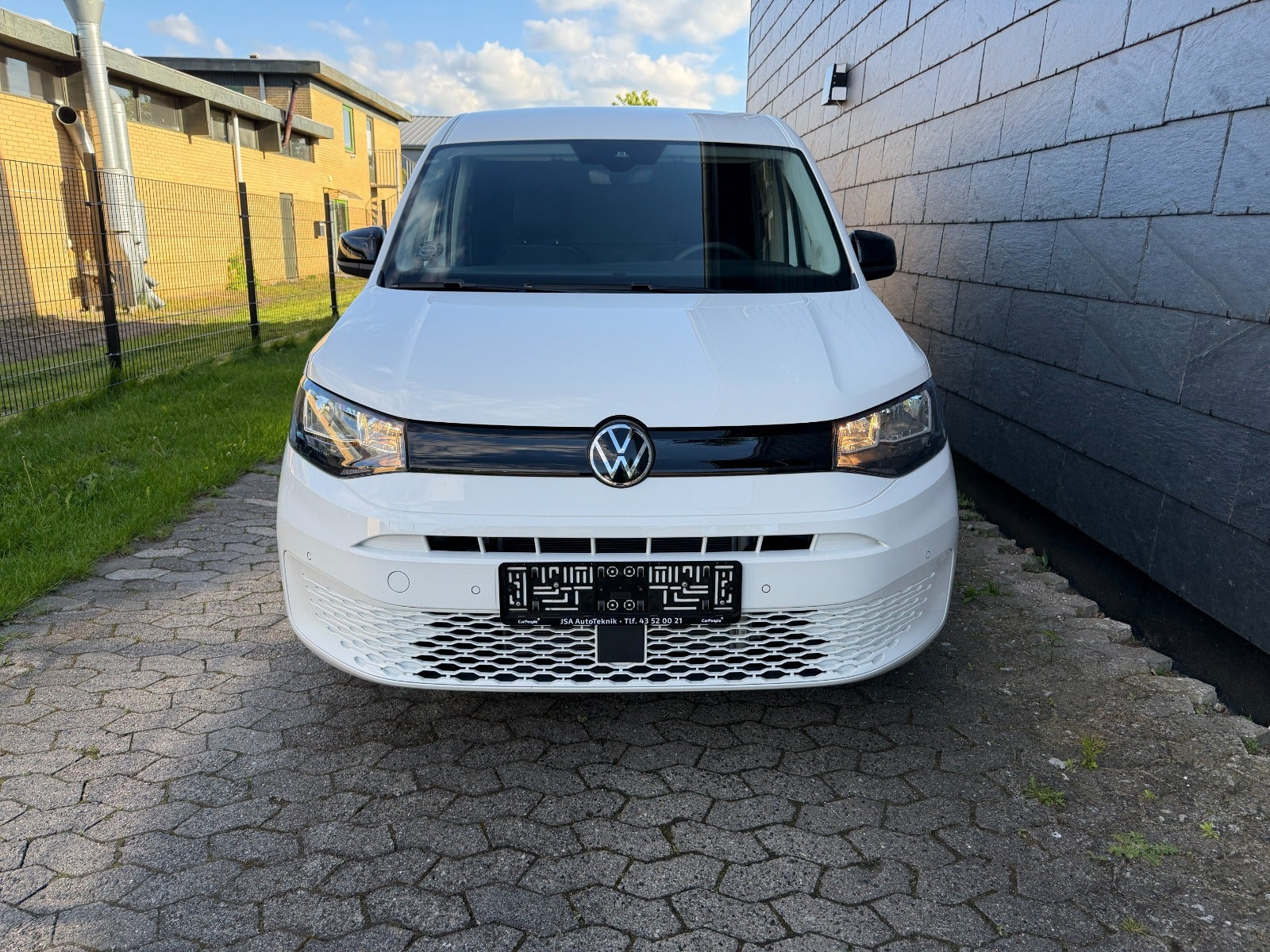 Hvid VW Caddy Maxi fra 2025
