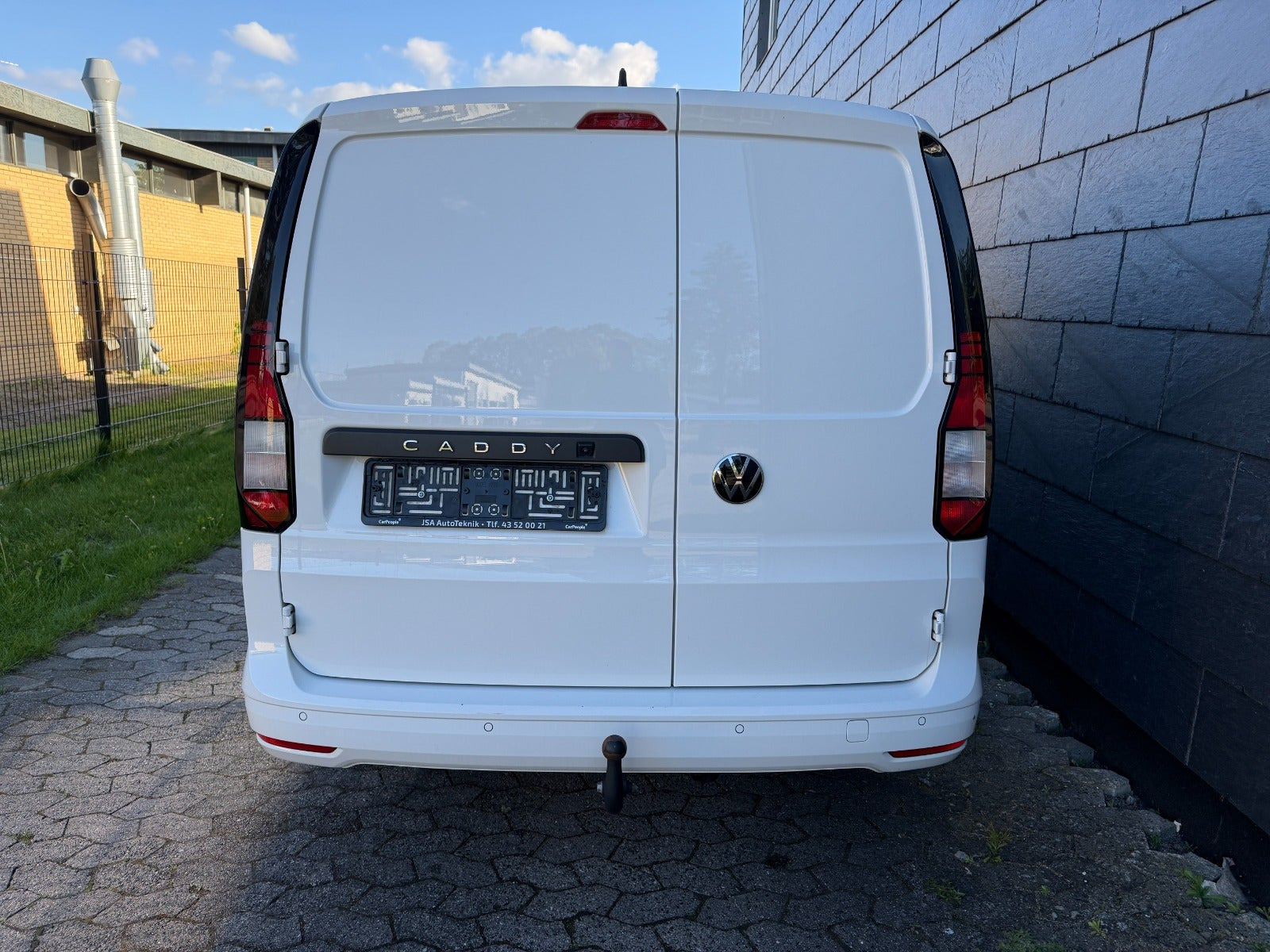 Hvid VW Caddy Maxi fra 2025