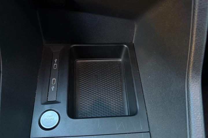 Hvid VW Caddy Maxi fra 2025