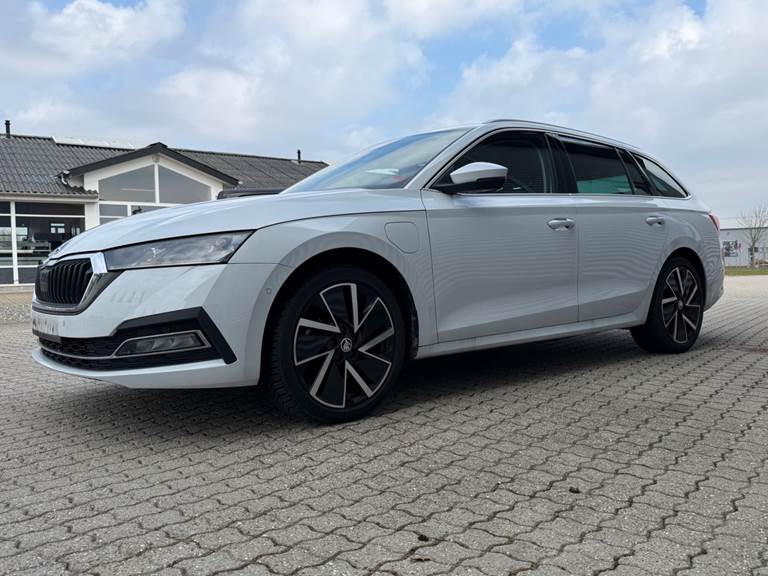 Skoda Octavia 1,4 TSi iV Plus Combi DSG