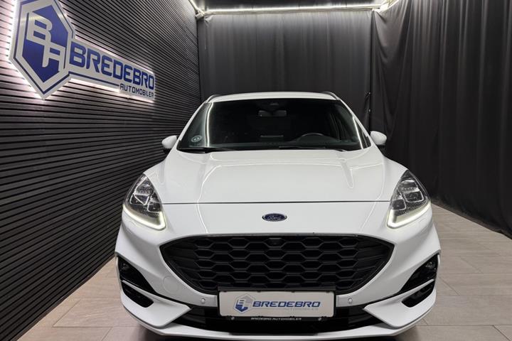 Hvid Ford Kuga fra 2021