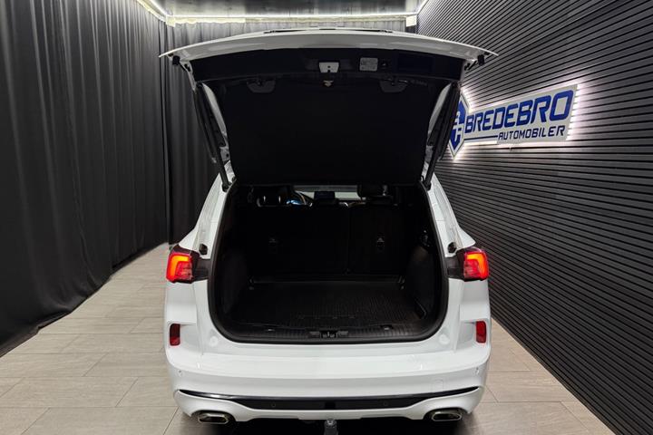 Hvid Ford Kuga fra 2021