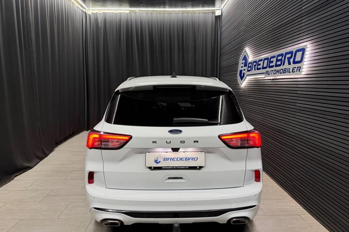 Hvid Ford Kuga fra 2021
