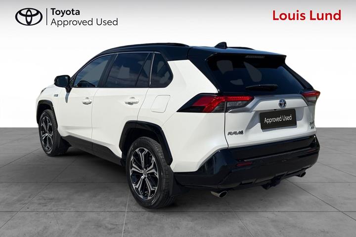 Hvid Toyota RAV4 Plug-in fra 2021