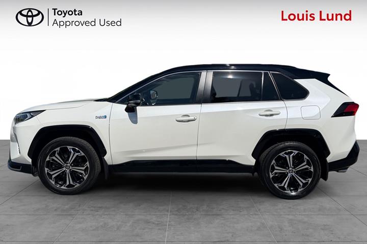 Hvid Toyota RAV4 Plug-in fra 2021
