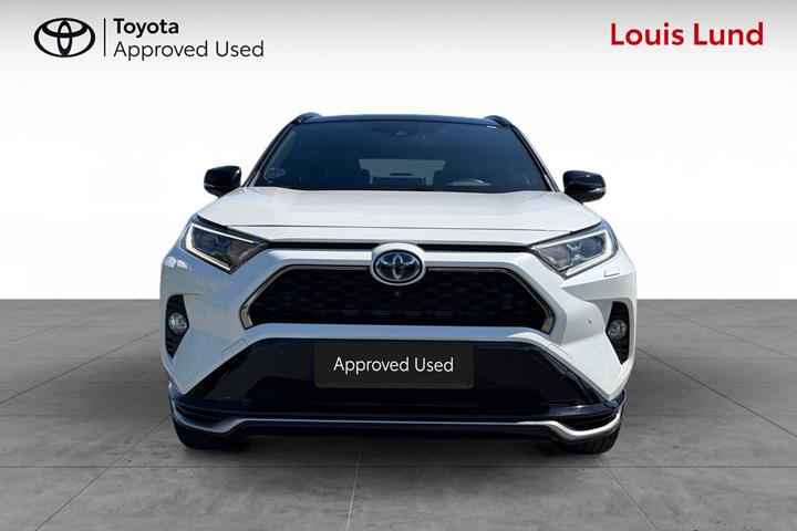 Hvid Toyota RAV4 Plug-in fra 2021