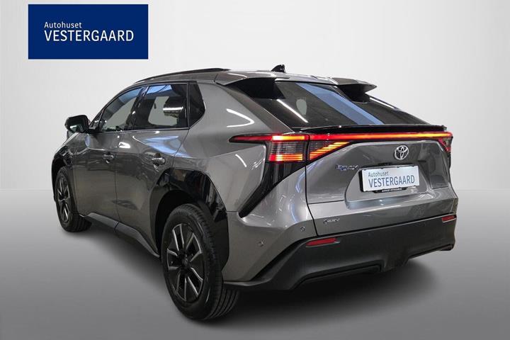 Grå Toyota BZ4X fra 2025