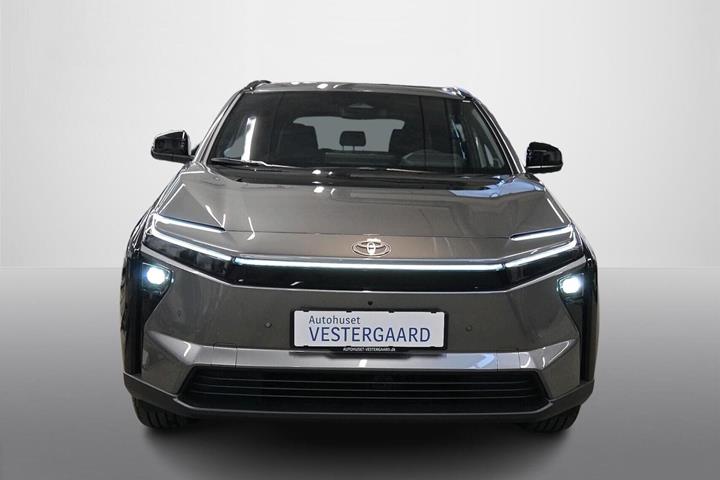 Grå Toyota BZ4X fra 2025