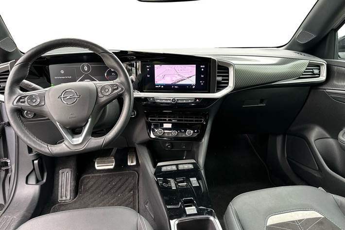 Sølv Opel Mokka-e fra 2024