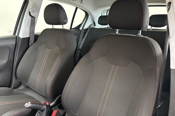 Sølv Opel Corsa fra 2016