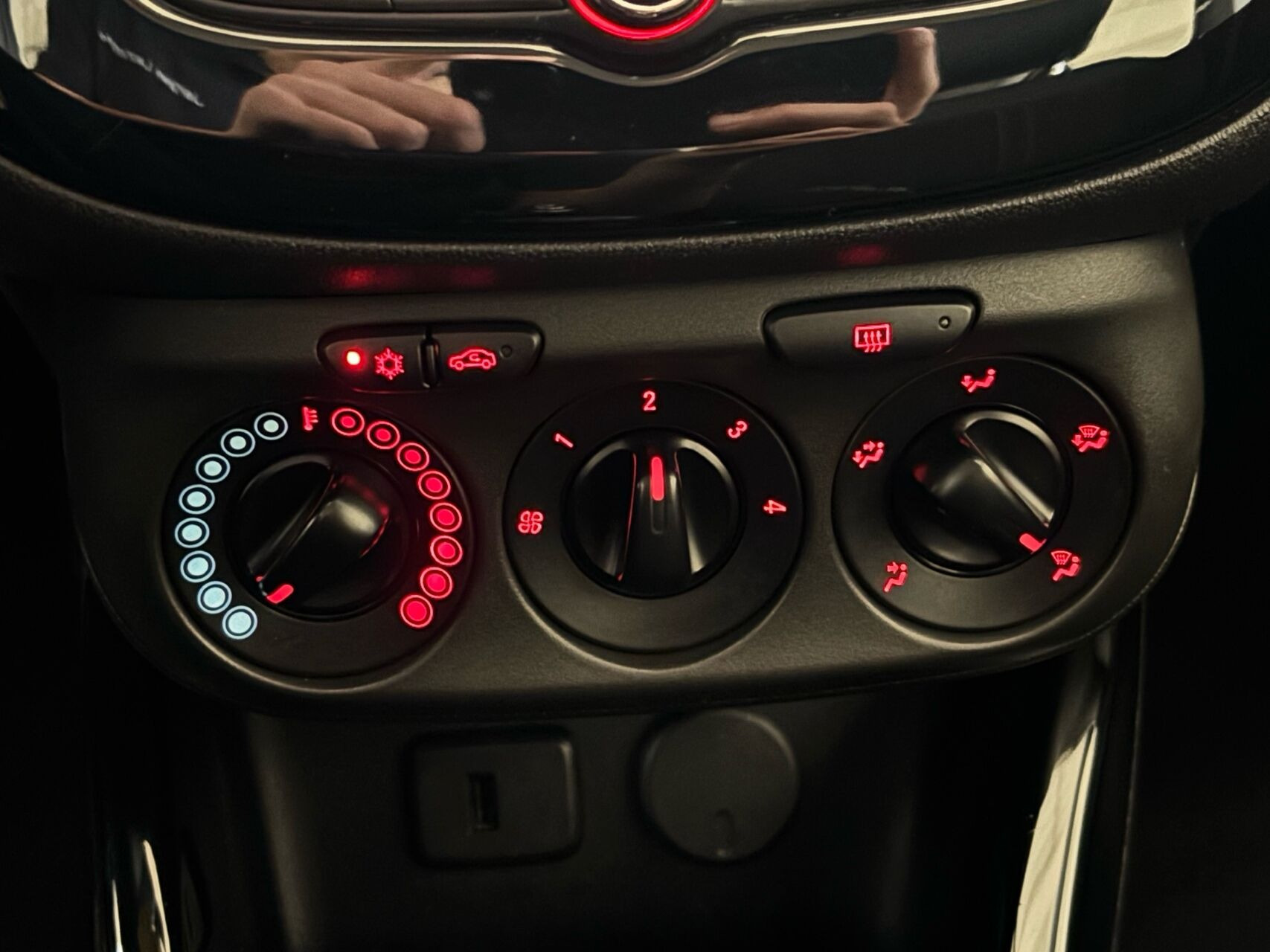 Sølv Opel Corsa fra 2016