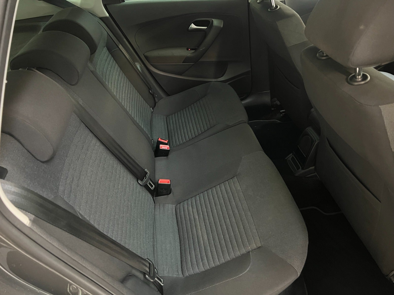 Grå VW Polo fra 2014