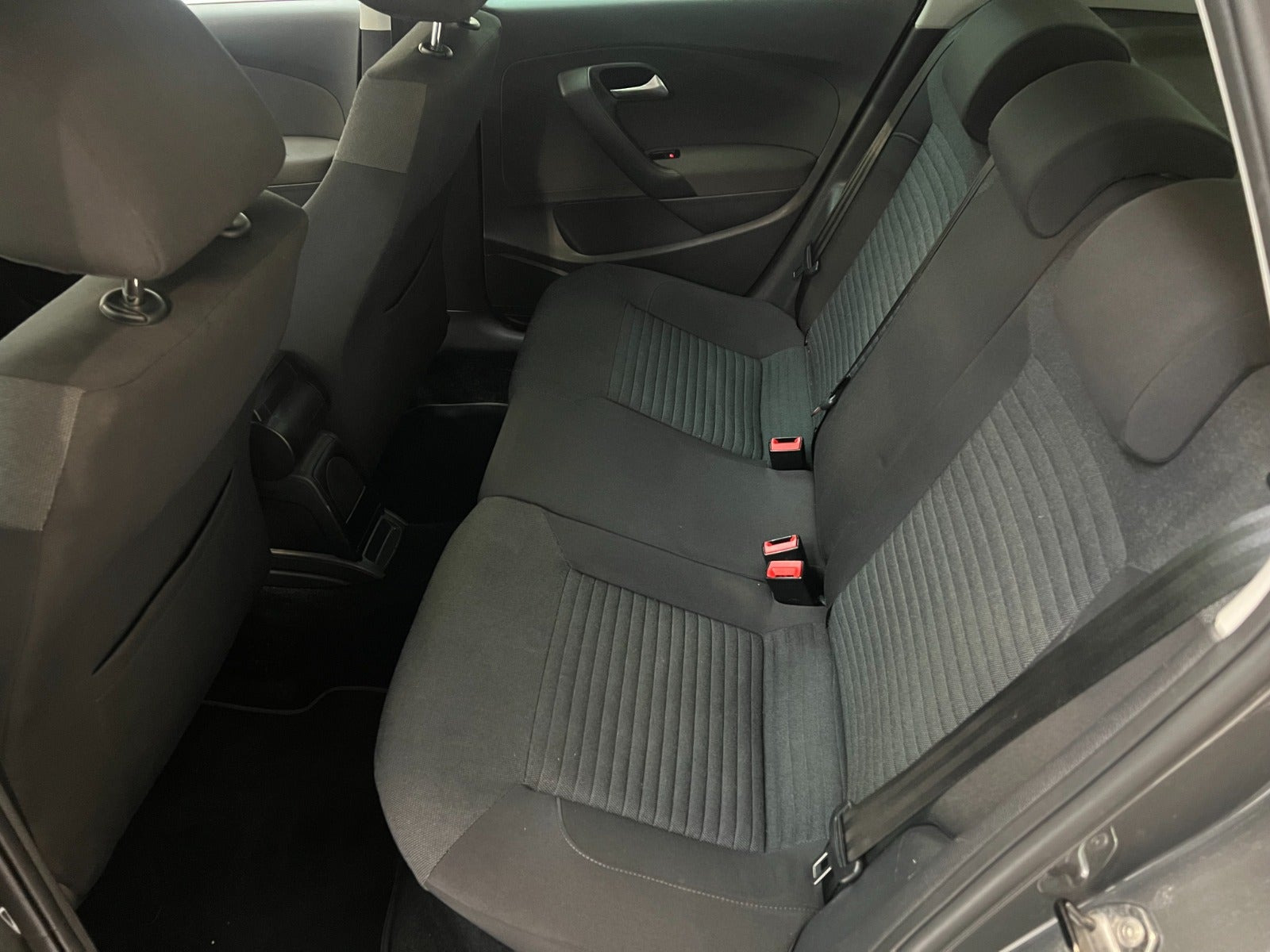 Grå VW Polo fra 2014