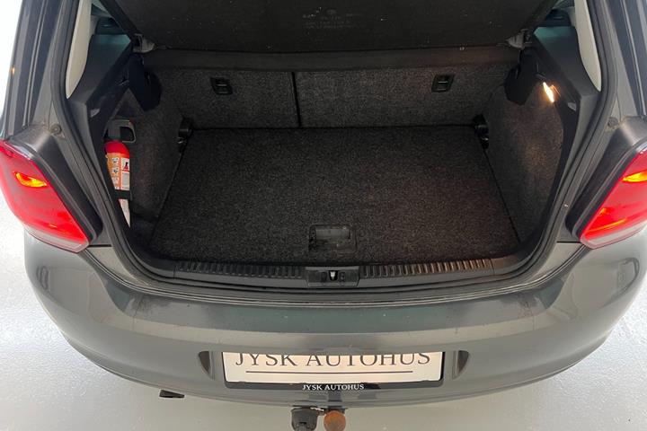 Grå VW Polo fra 2014