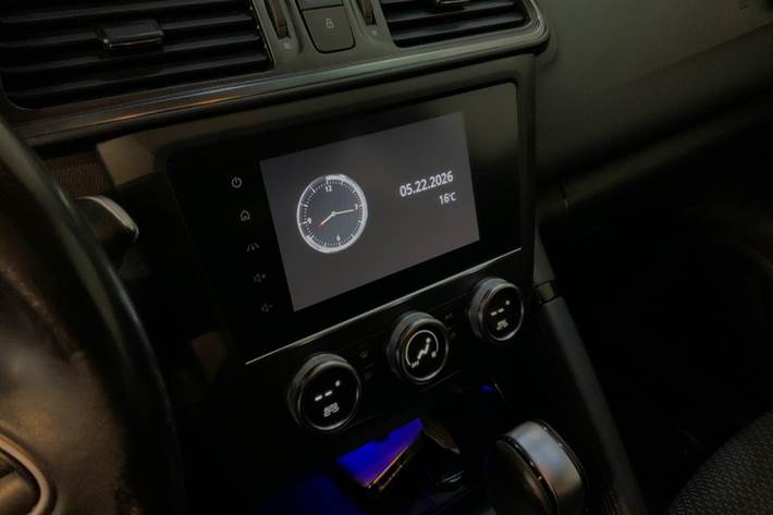 Blå Renault Kadjar fra 2019