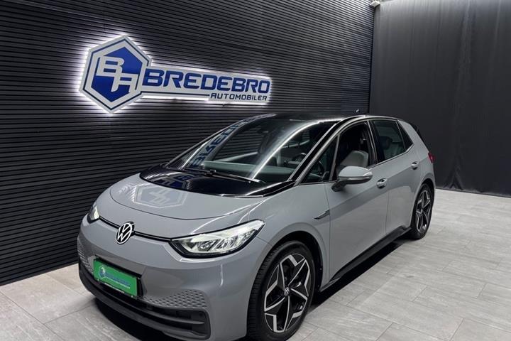 Grå VW ID.3 fra 2022 set udefra