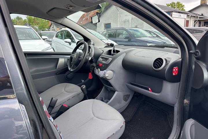 Grøn Citroën C1 fra 2011