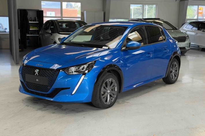 Blå Peugeot e-208 fra 2021