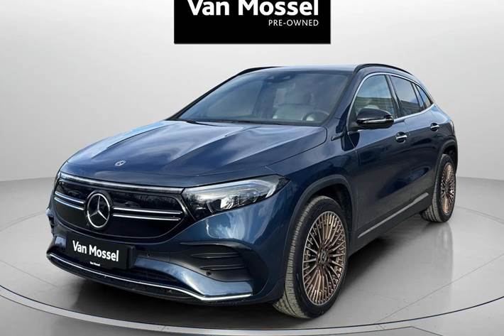 Blå Mercedes EQA300 fra 2022