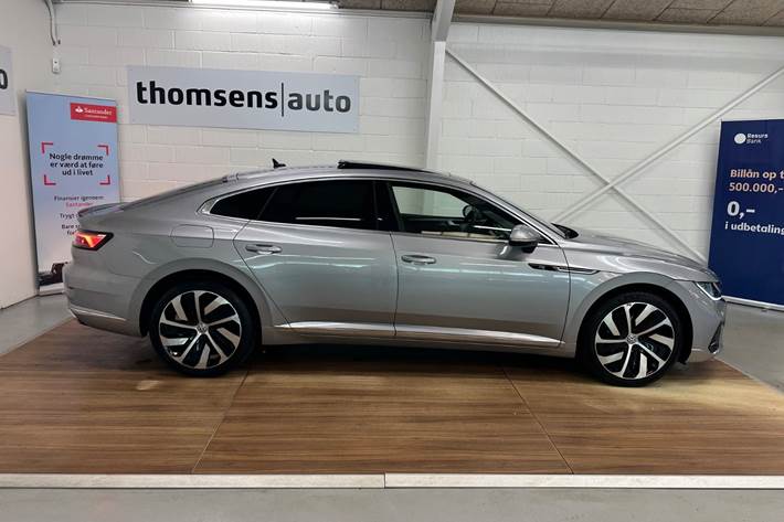 Grå VW Arteon fra 2022
