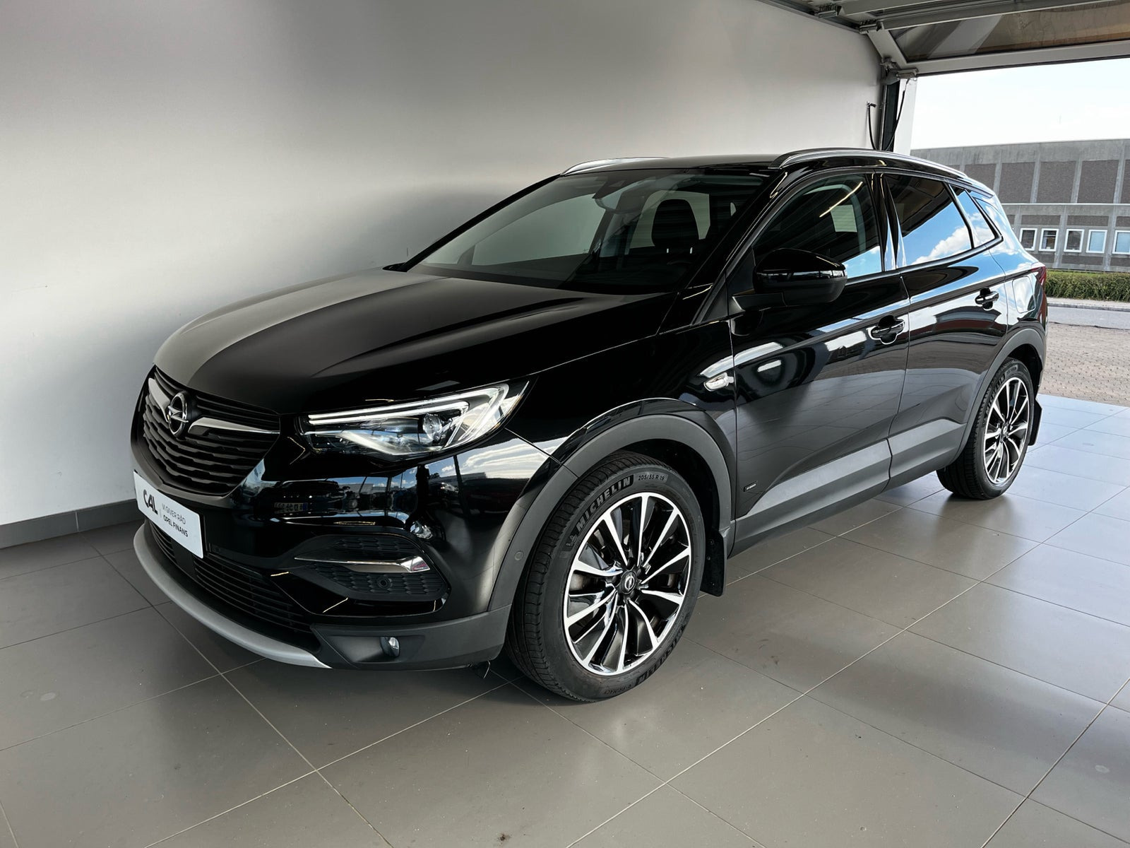 Sort Opel Grandland X fra 2021