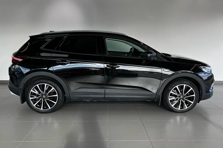 Sort Opel Grandland X fra 2021