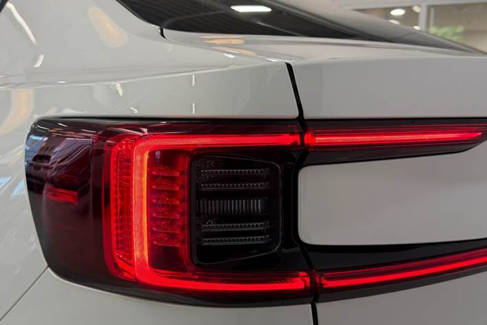 Hvid Polestar 2 fra 2023