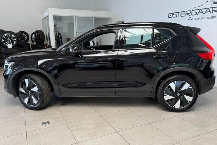 Sort Volvo XC40 fra 2024