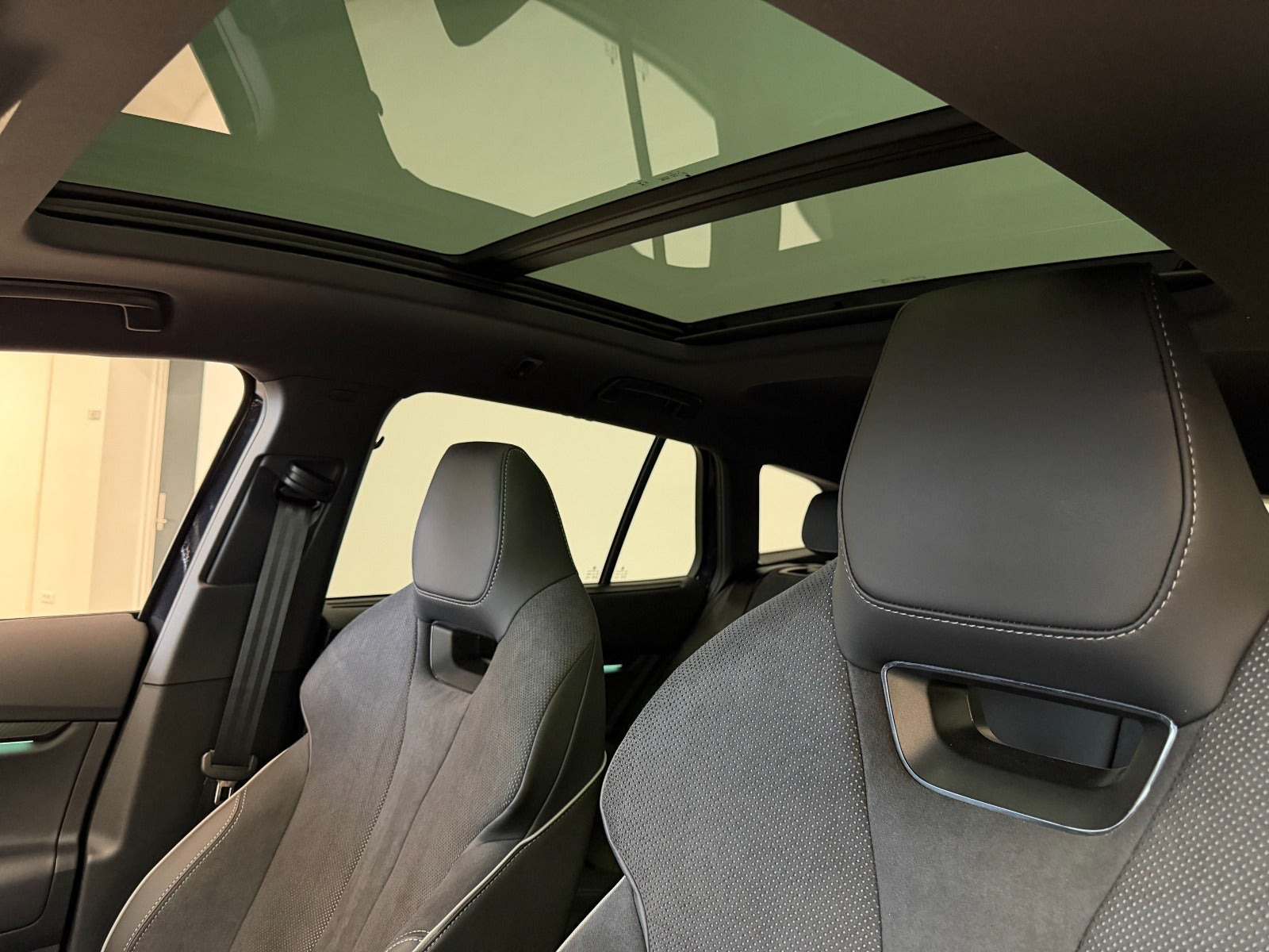 Sort Skoda Enyaq fra 2026