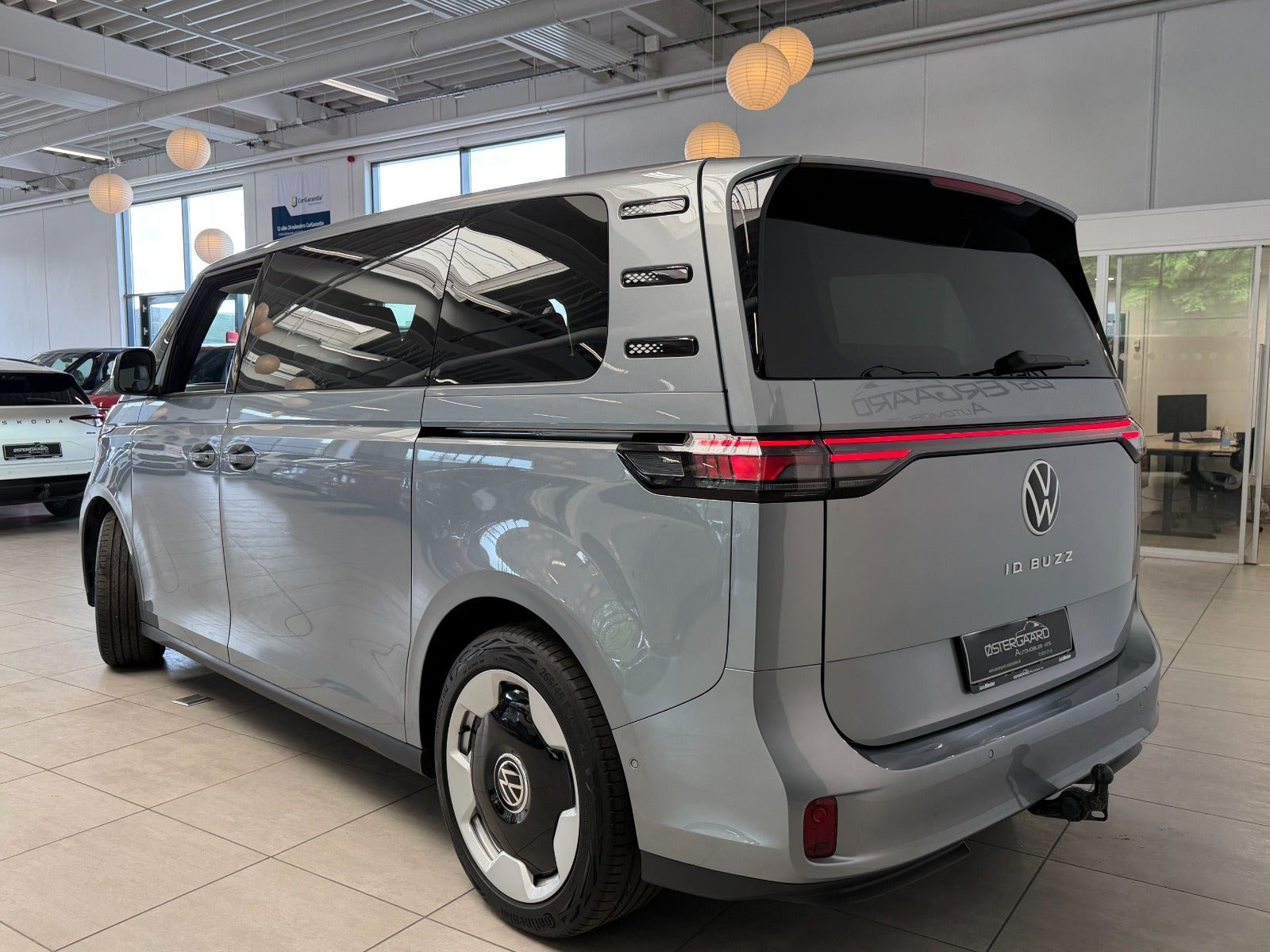 Grå VW ID.Buzz fra 2025