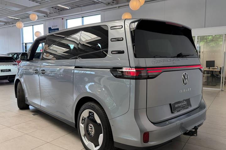Grå VW ID.Buzz fra 2025