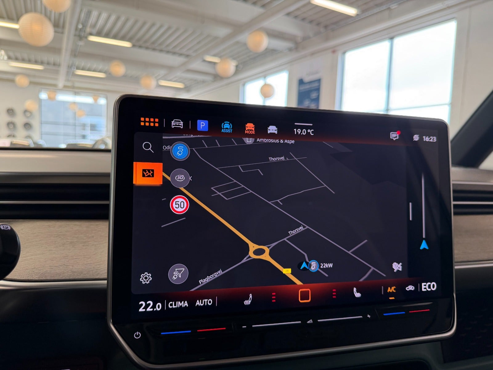Grå VW ID.Buzz fra 2025