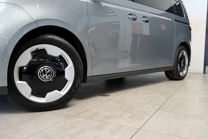 Grå VW ID.Buzz fra 2025