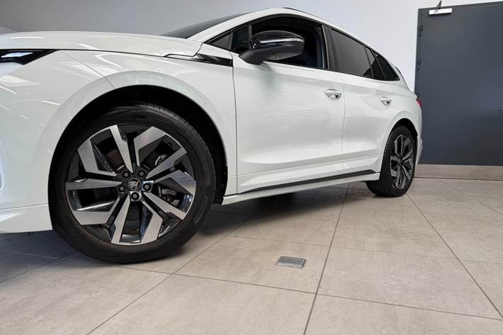 Hvid Skoda Enyaq fra 2026
