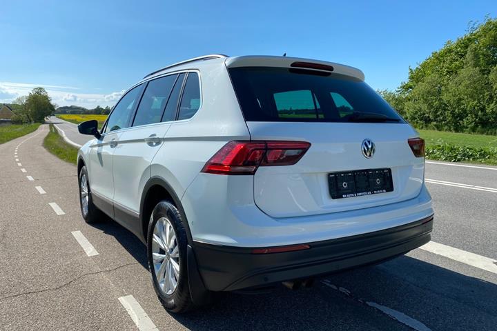 Hvid VW Tiguan fra 2018