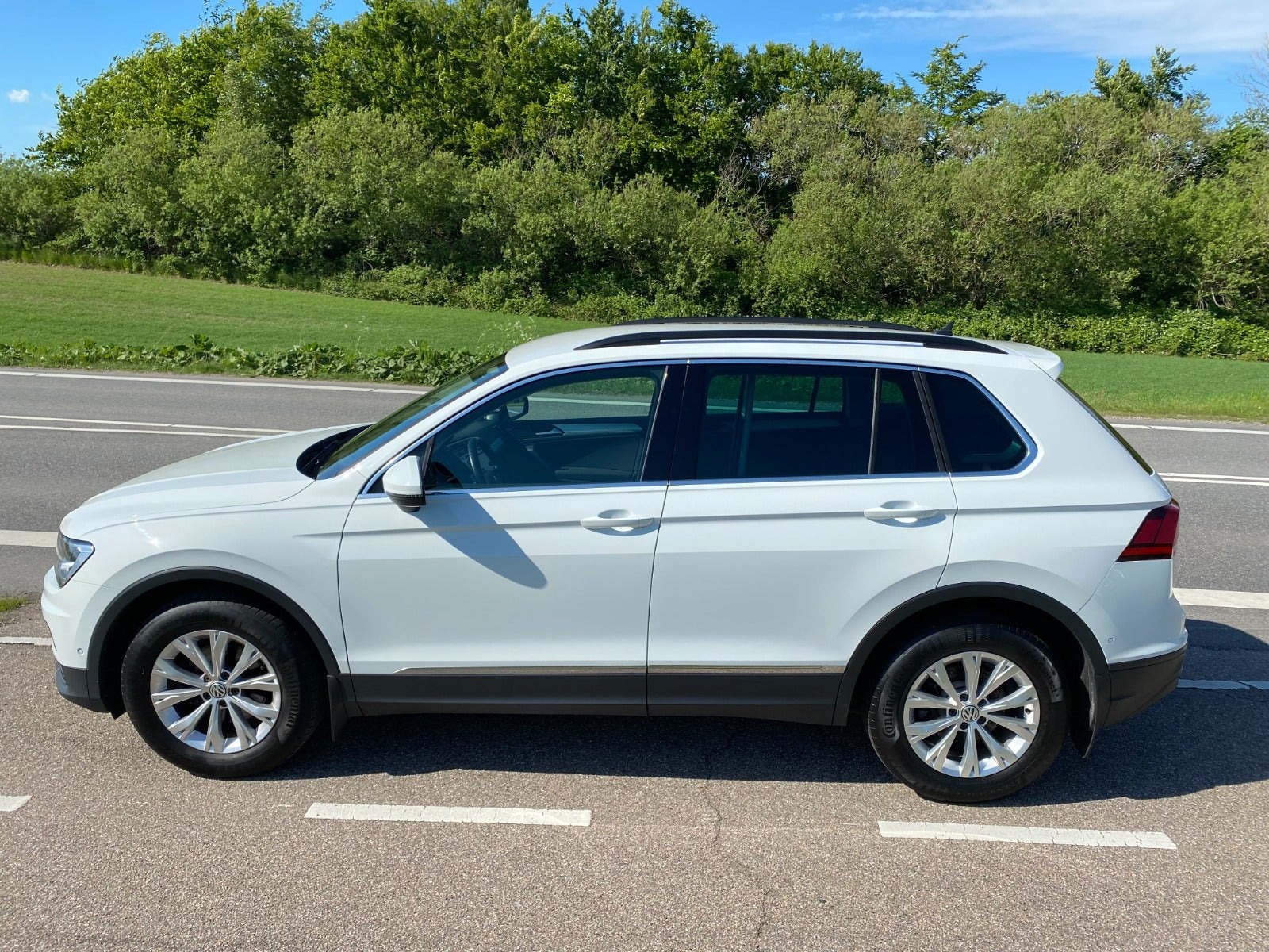 Hvid VW Tiguan fra 2018