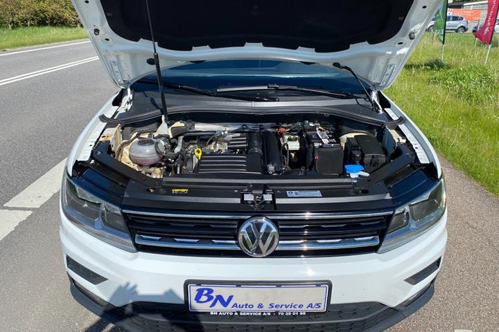 Hvid VW Tiguan fra 2018