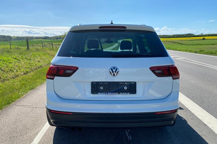 Hvid VW Tiguan fra 2018
