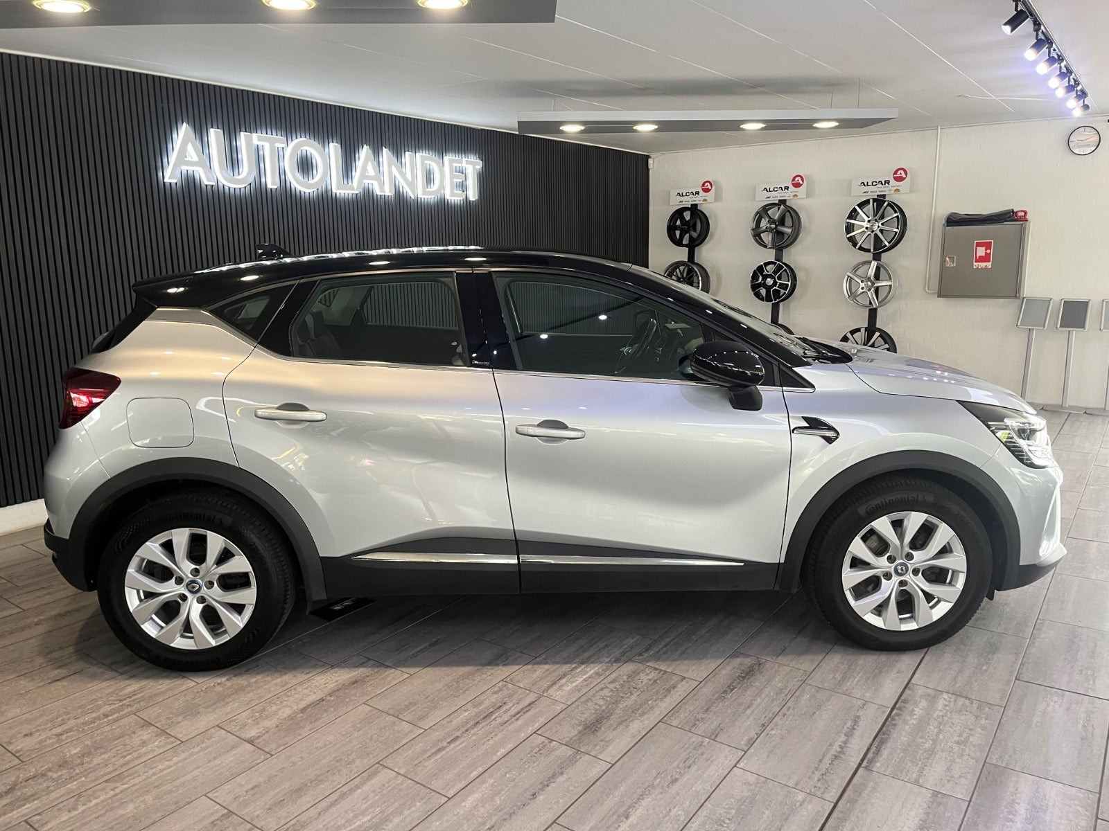 Sølv Renault Captur fra 2021